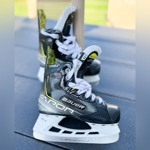Bauer Youth Vapor 3X Hockey Skate, size Y11